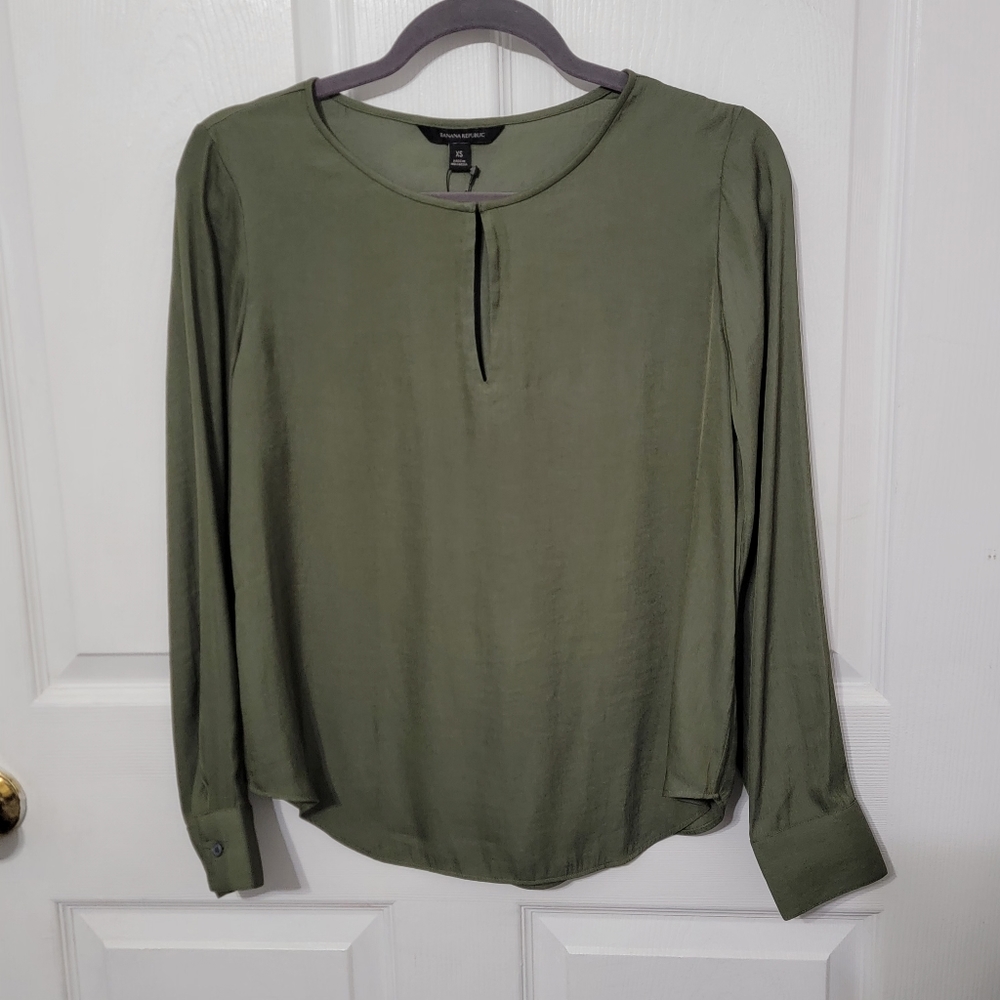 Banana Republic Keyhole Long Sleeve Blouse